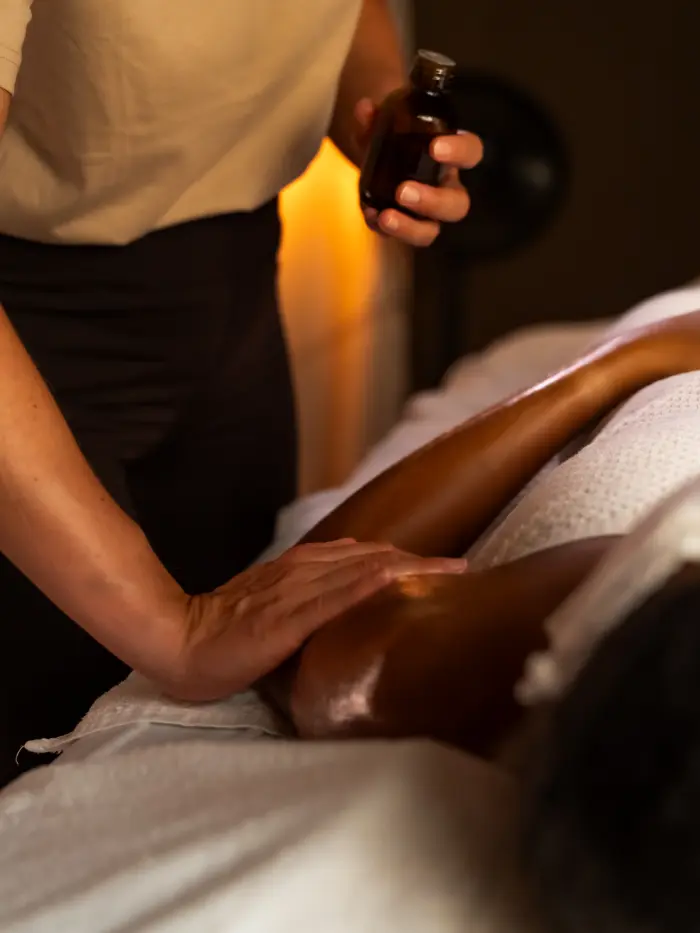 Massage aux huiles essentielles chez La Luz